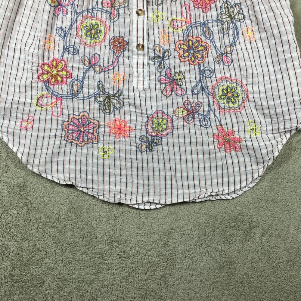 Pilcro Anthropologie Embroidered Short Sleeve Henley Shirt Small Boho Boxy - Picture 4 of 12